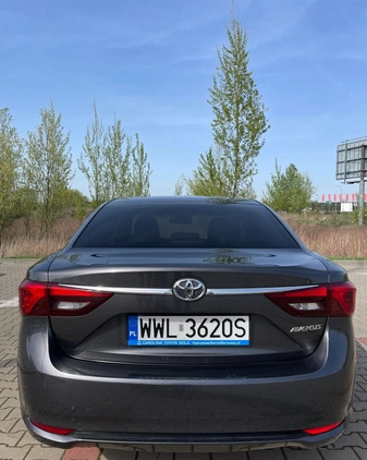 Toyota Avensis cena 52100 przebieg: 175500, rok produkcji 2017 z Marki małe 56